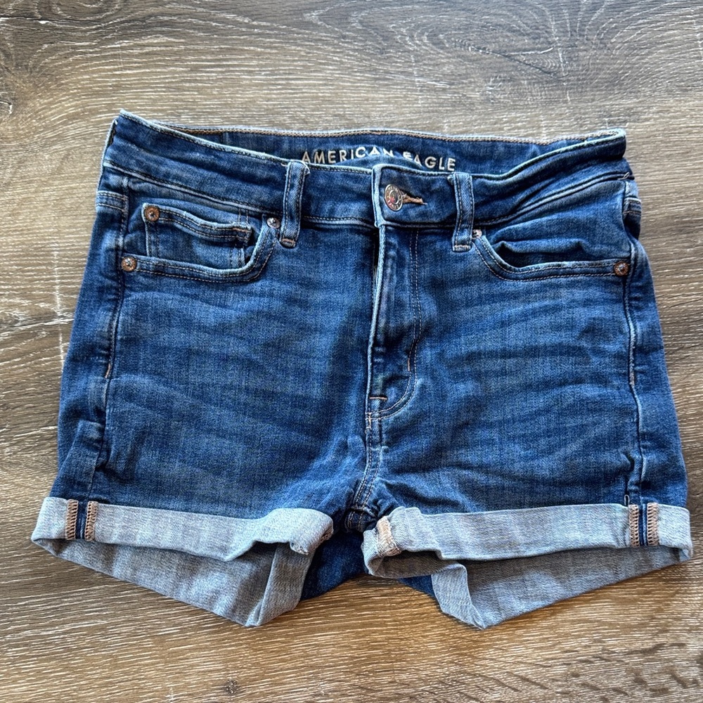 American Eagle High V-rise Dark Blue Jean Shortie. Next Level Stretch. Size 4